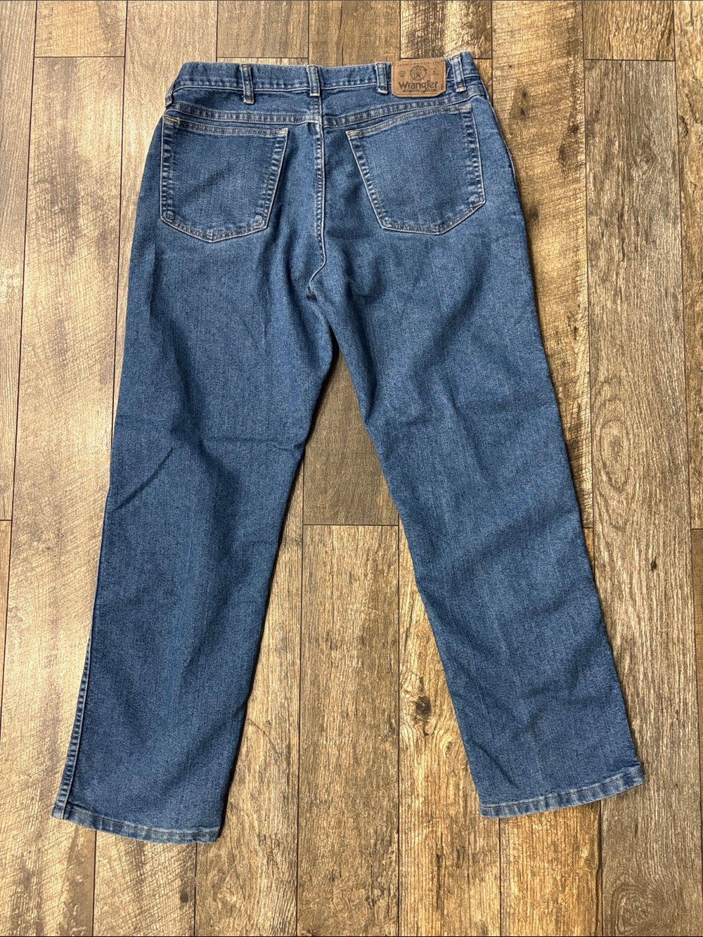 Wrangler Men’s Relaxed Fit Jeans - Medium Blue